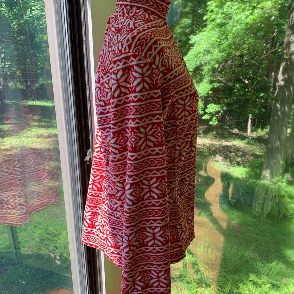 5/for $25 Lands End fleece snowflake pullover - Picture 3 of 3